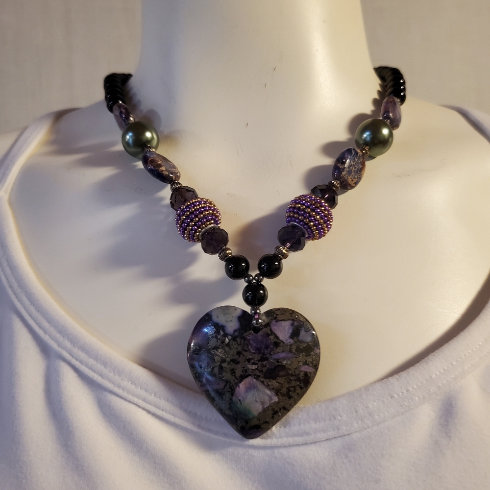 Heart Shaped Pendant Necklace‎